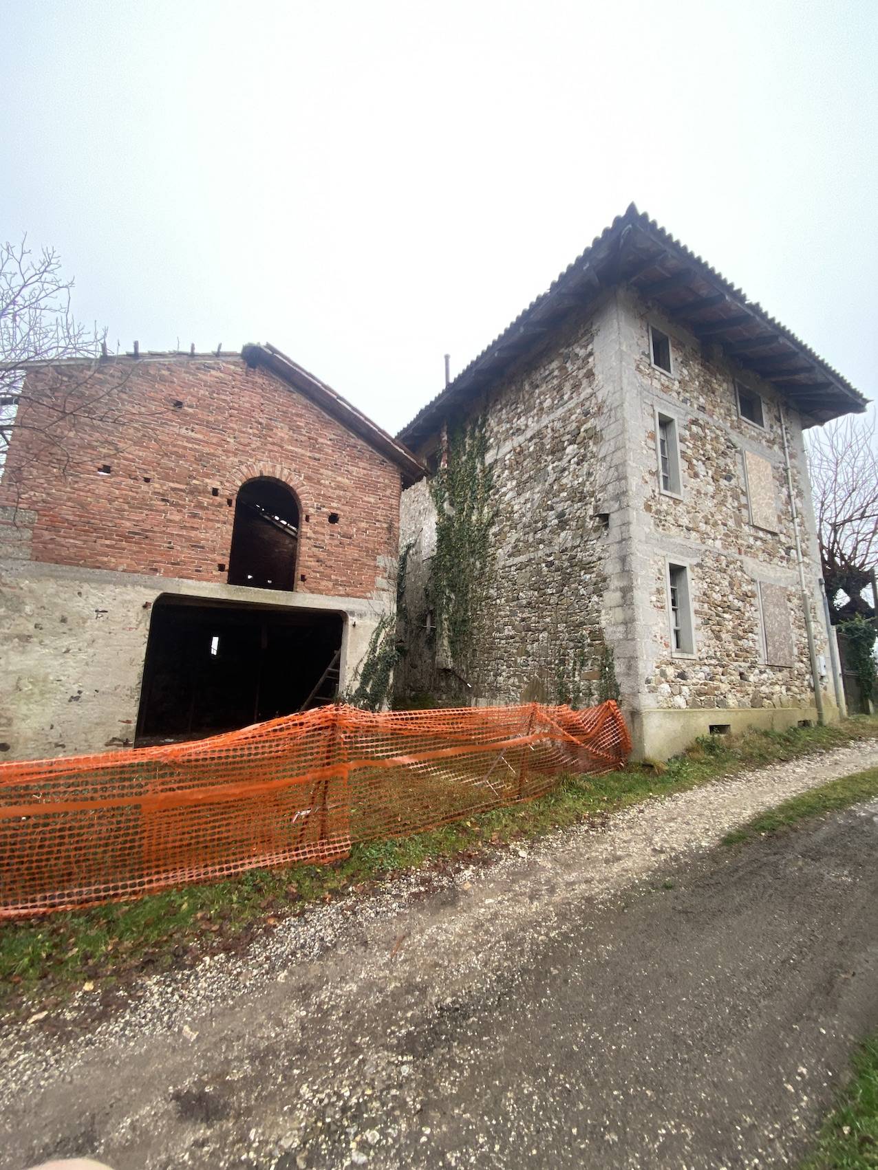 Rustico da ristrutturare in vendita a Moruzzo