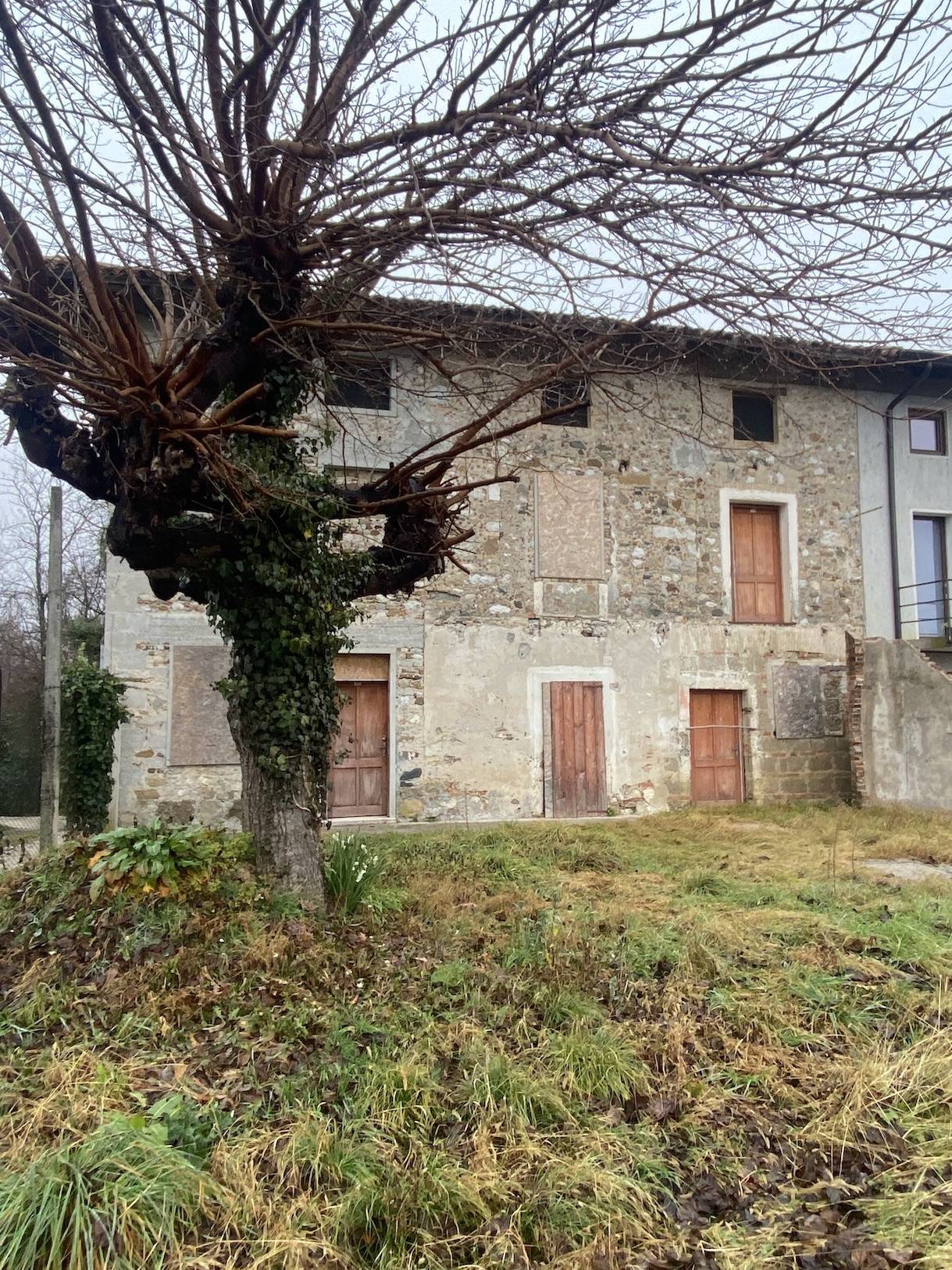 Rustico da ristrutturare in vendita a Moruzzo