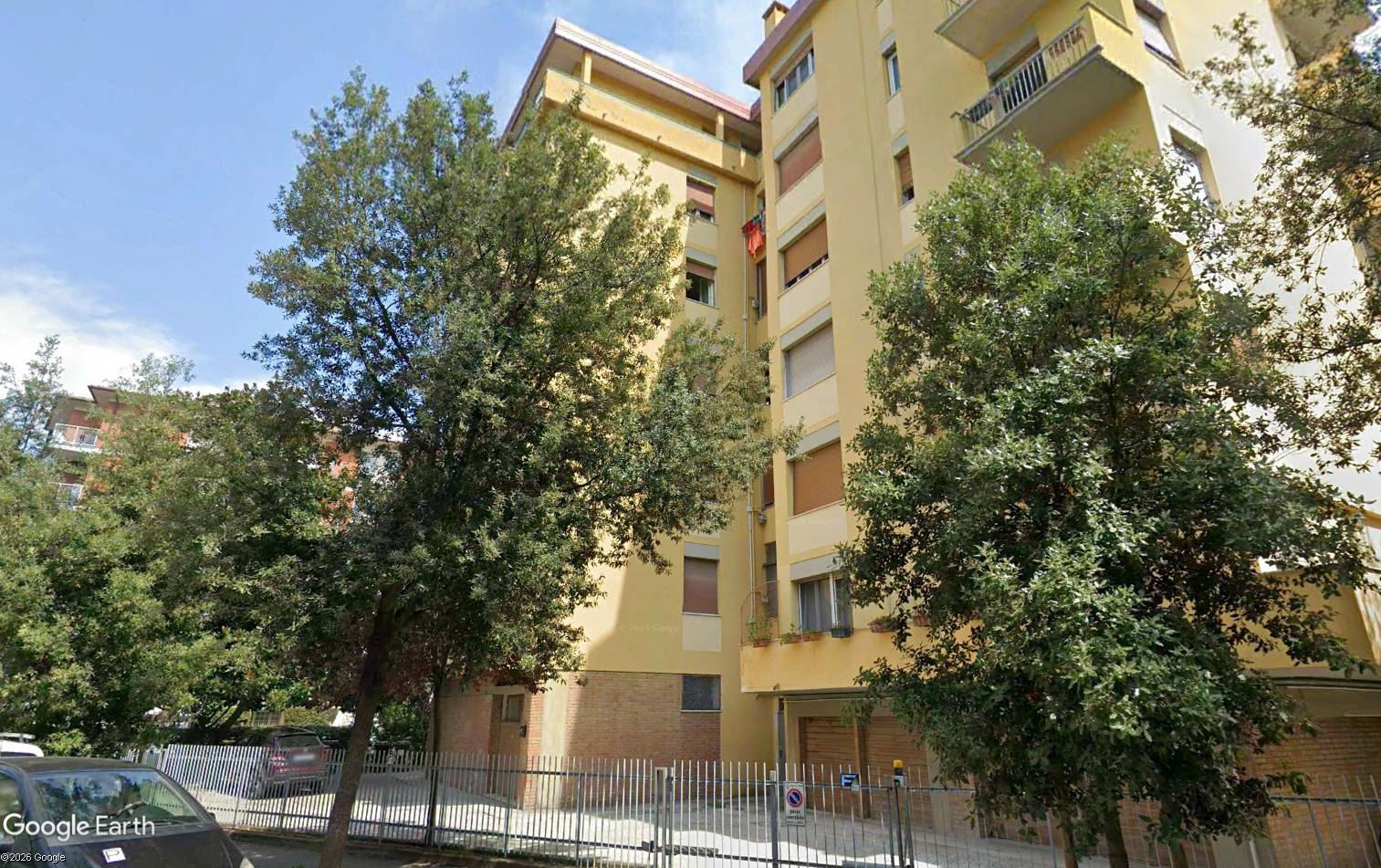 Fondo commerciale in vendita a Pisa, Zona Landi