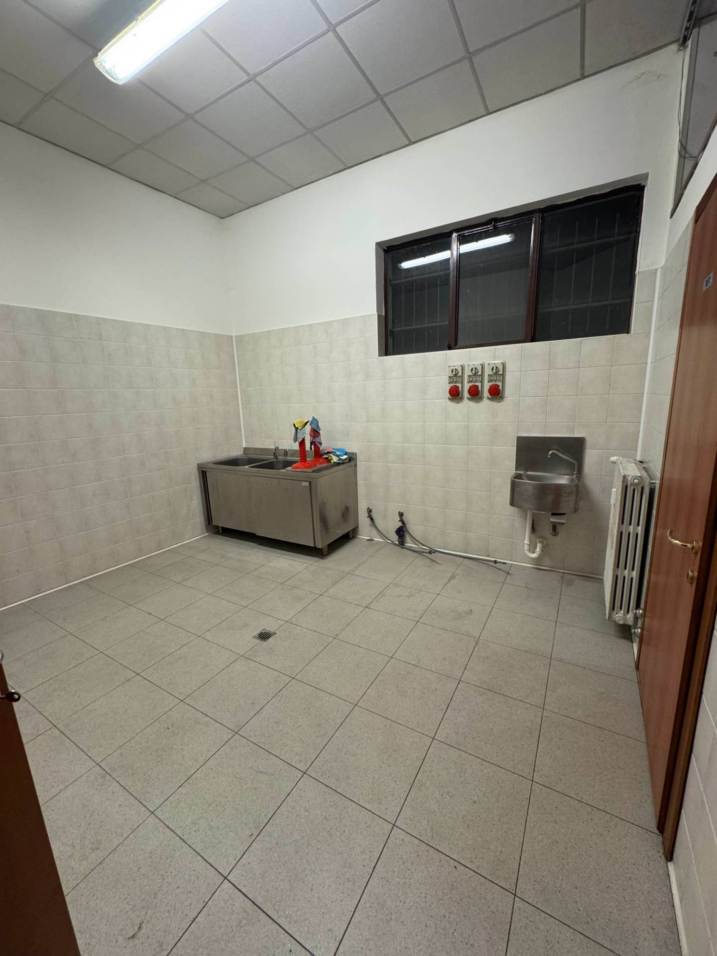 Negozio in affitto a Cuggiono