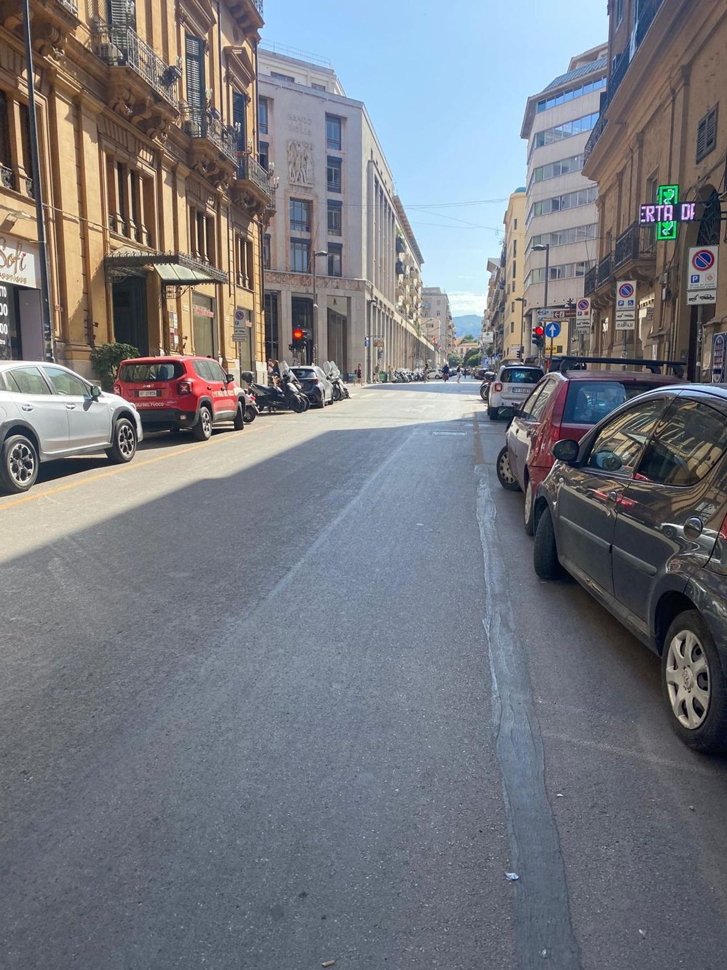 Ufficio in affitto in via mariano stabile 172, Palermo