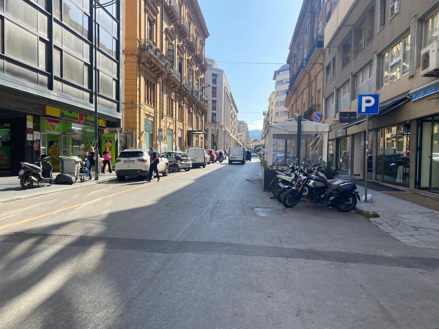 Ufficio in affitto in via mariano stabile 172, Palermo