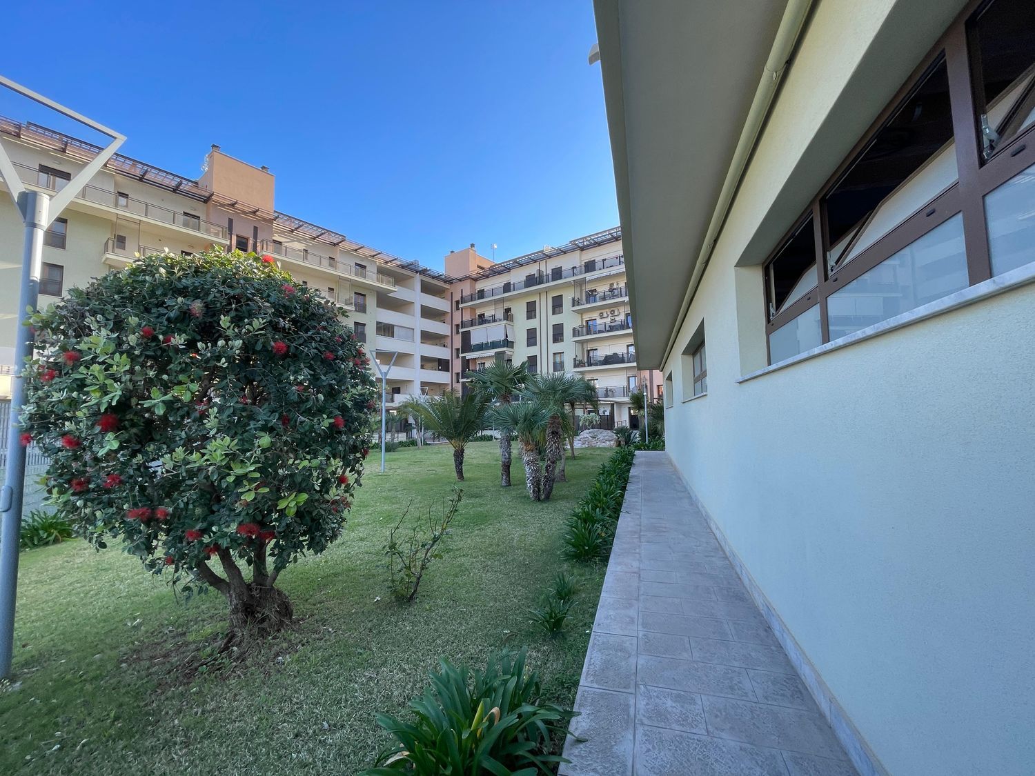 Ufficio in vendita in via don lorenzo milani 9, Palermo