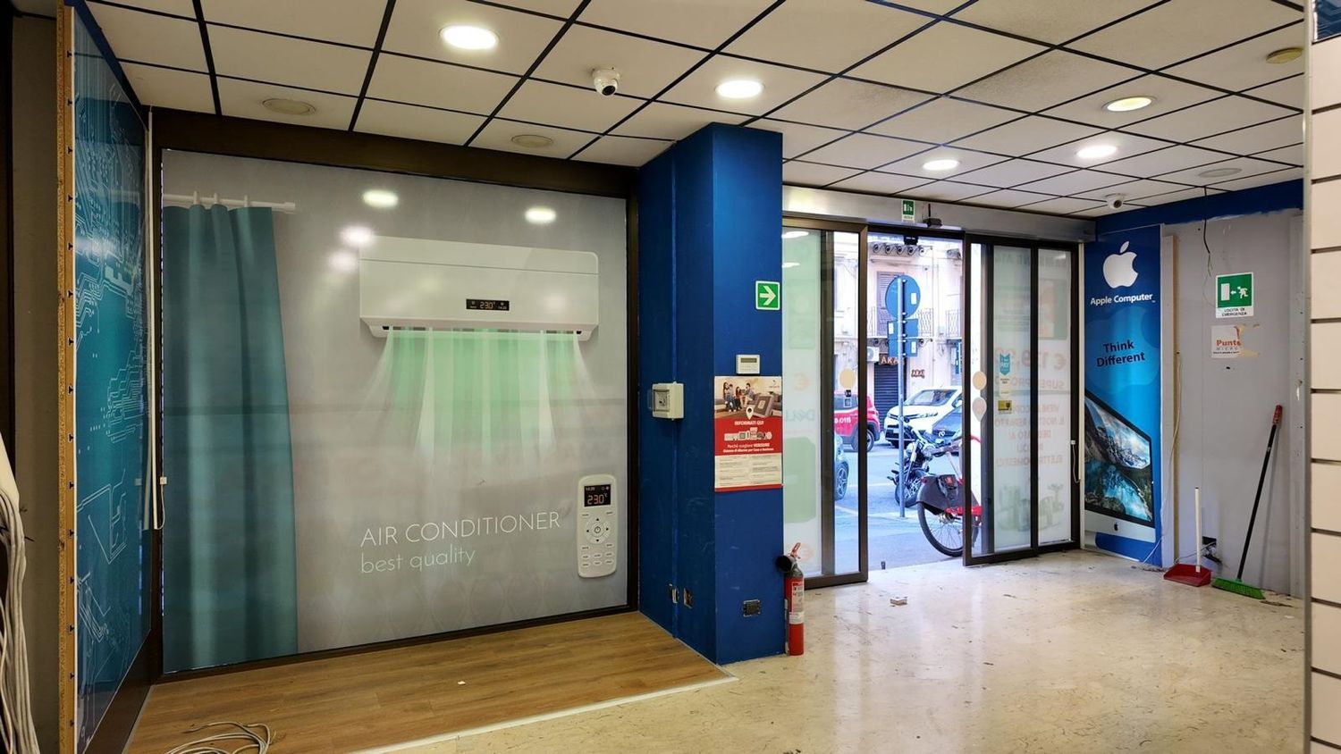 Locale commerciale in vendita in via mariano stabile 158, Palermo