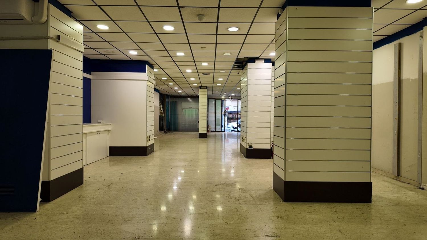 Locale commerciale in vendita in via mariano stabile 158, Palermo