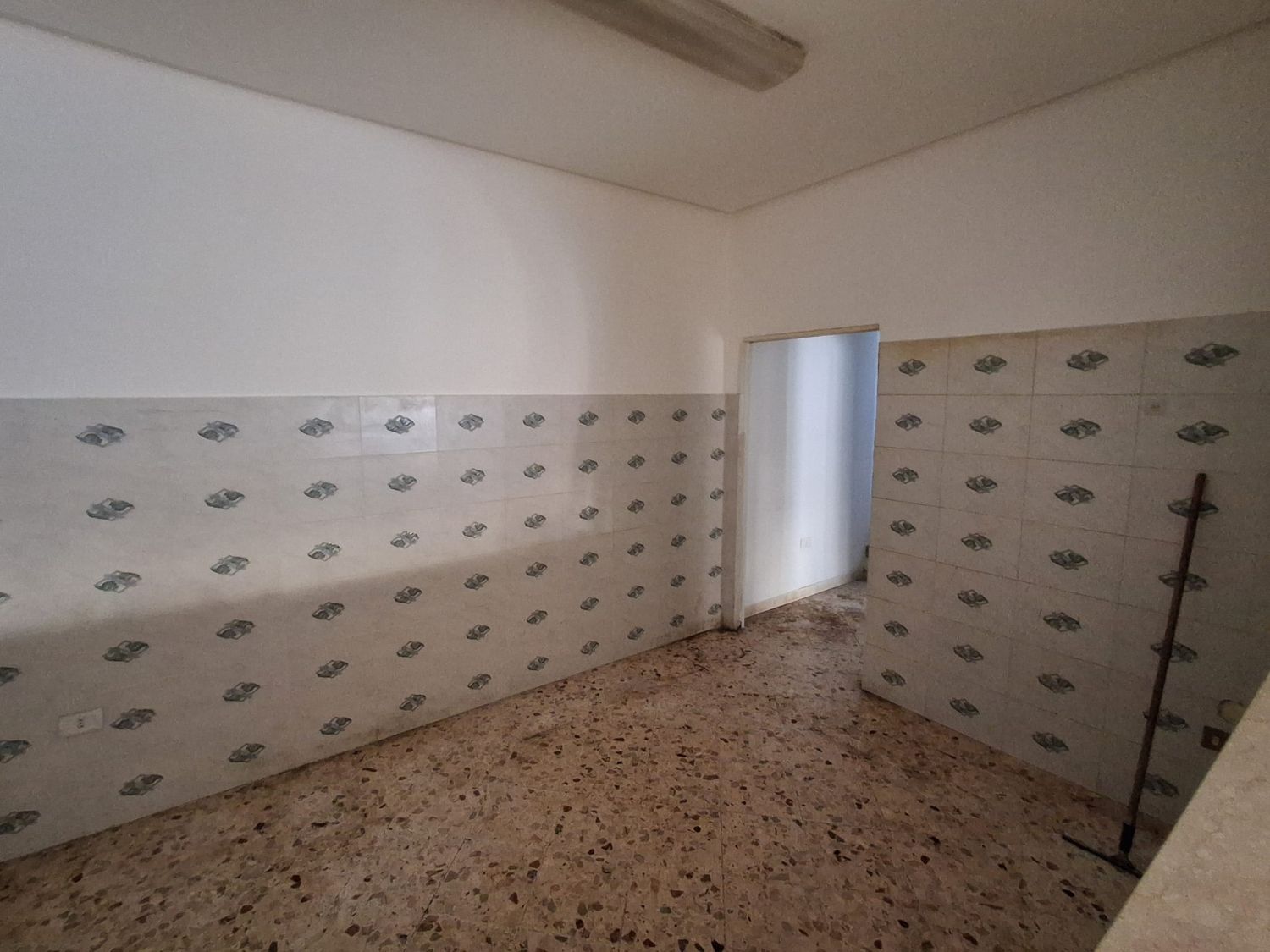 Locale commerciale in affitto in via rinaldo d'aquino 32, Palermo