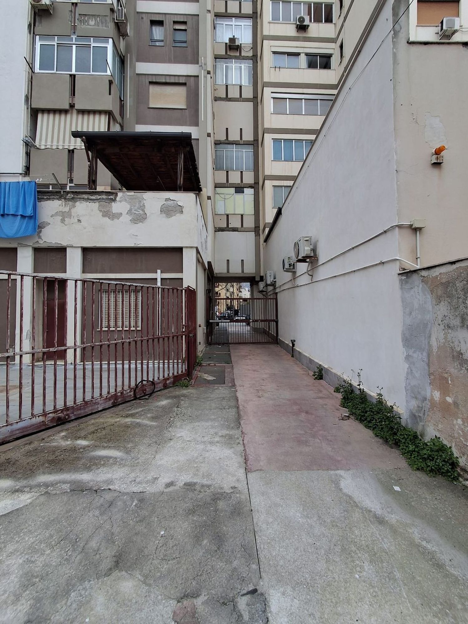 Box/Garage 35mq in affitto in viale strasburgo 204, Palermo