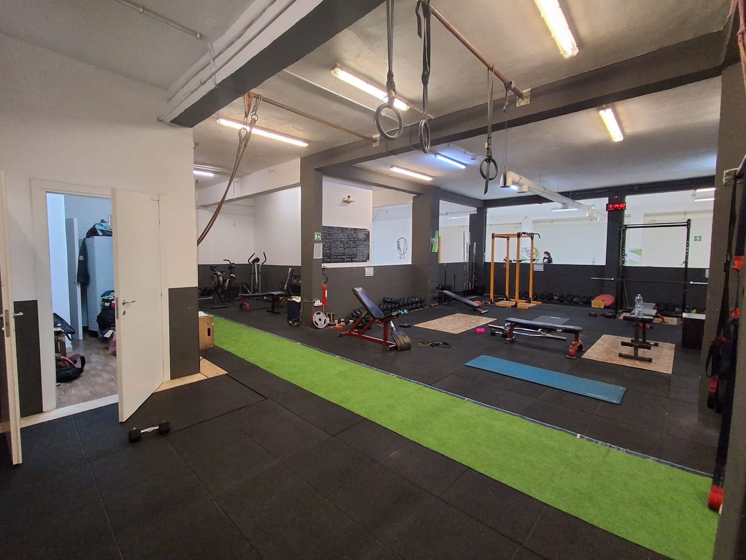 Locale commerciale in vendita in viale strasburgo 149, Palermo