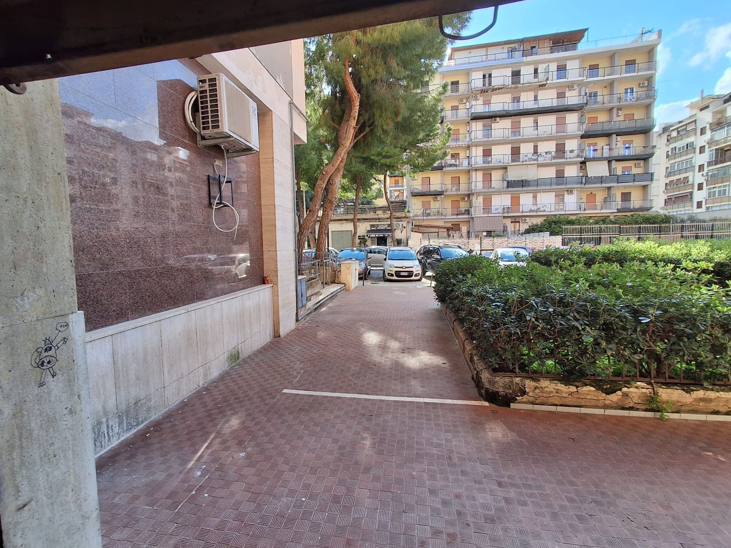 Locale commerciale in affitto in via via rinaldo d'aquino 28, Palermo