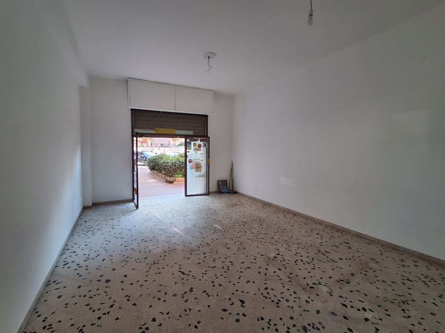 Locale commerciale in affitto in via via rinaldo d'aquino 28, Palermo