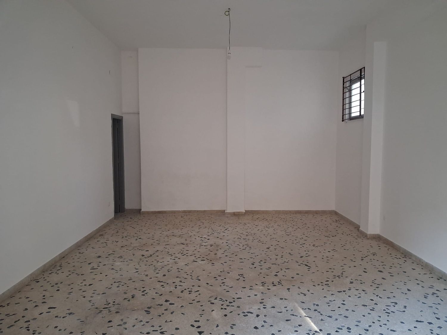 Locale commerciale in affitto in via via rinaldo d'aquino 28, Palermo