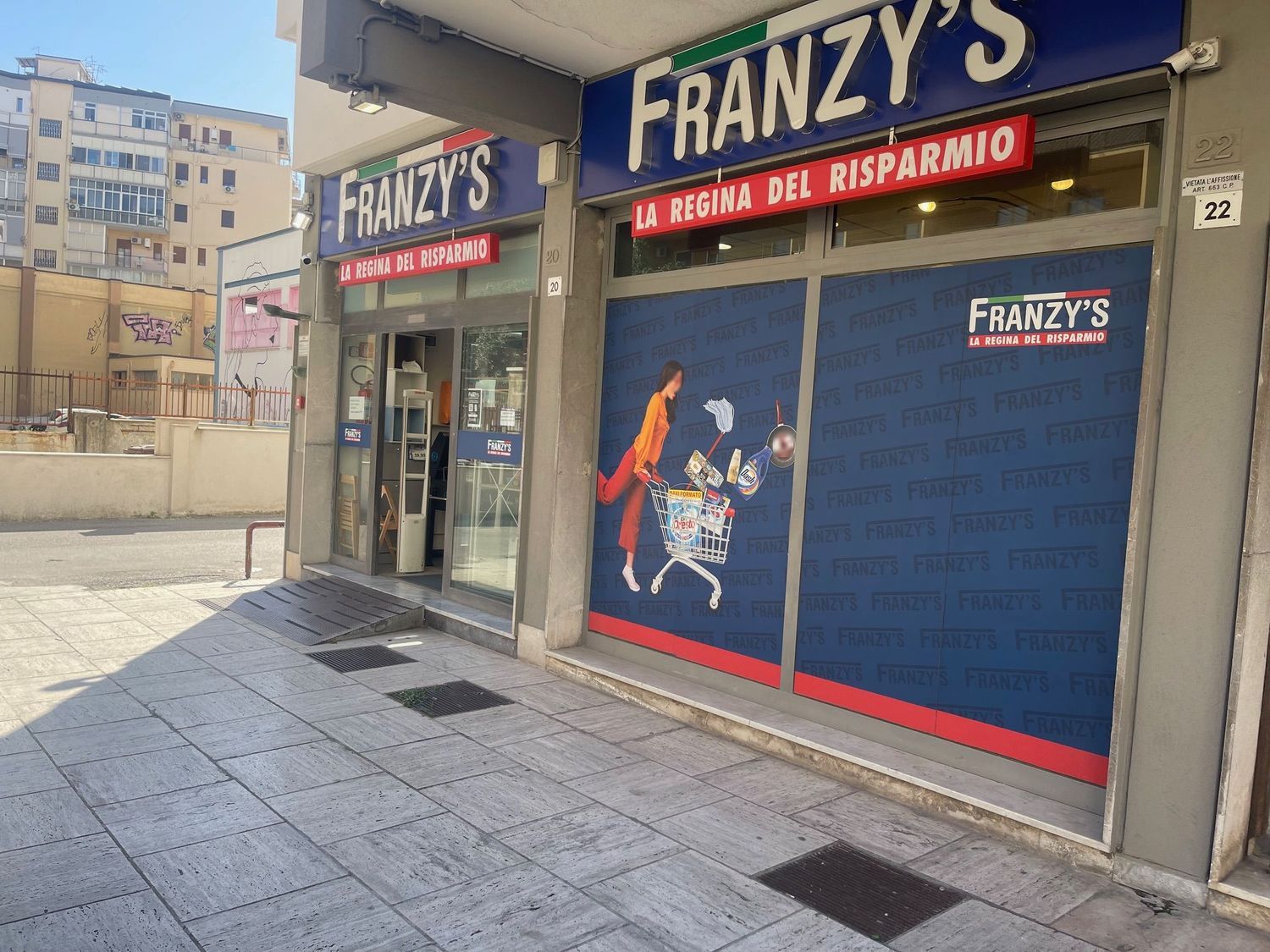 Locale commerciale in vendita in via via leonardo da vinci piazza ottavio ziino 0, Palermo