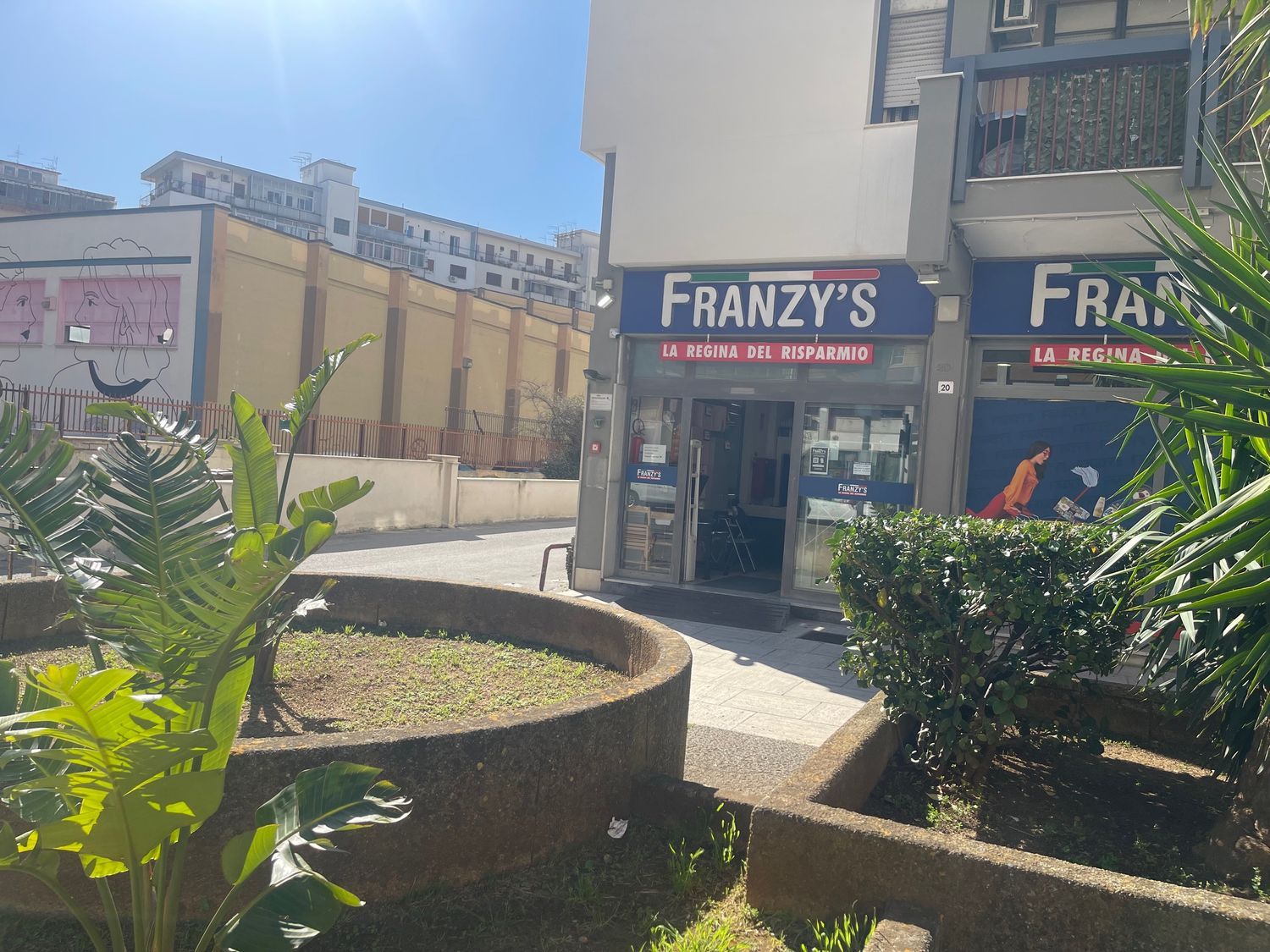 Locale commerciale in vendita in via via leonardo da vinci piazza ottavio ziino 0, Palermo