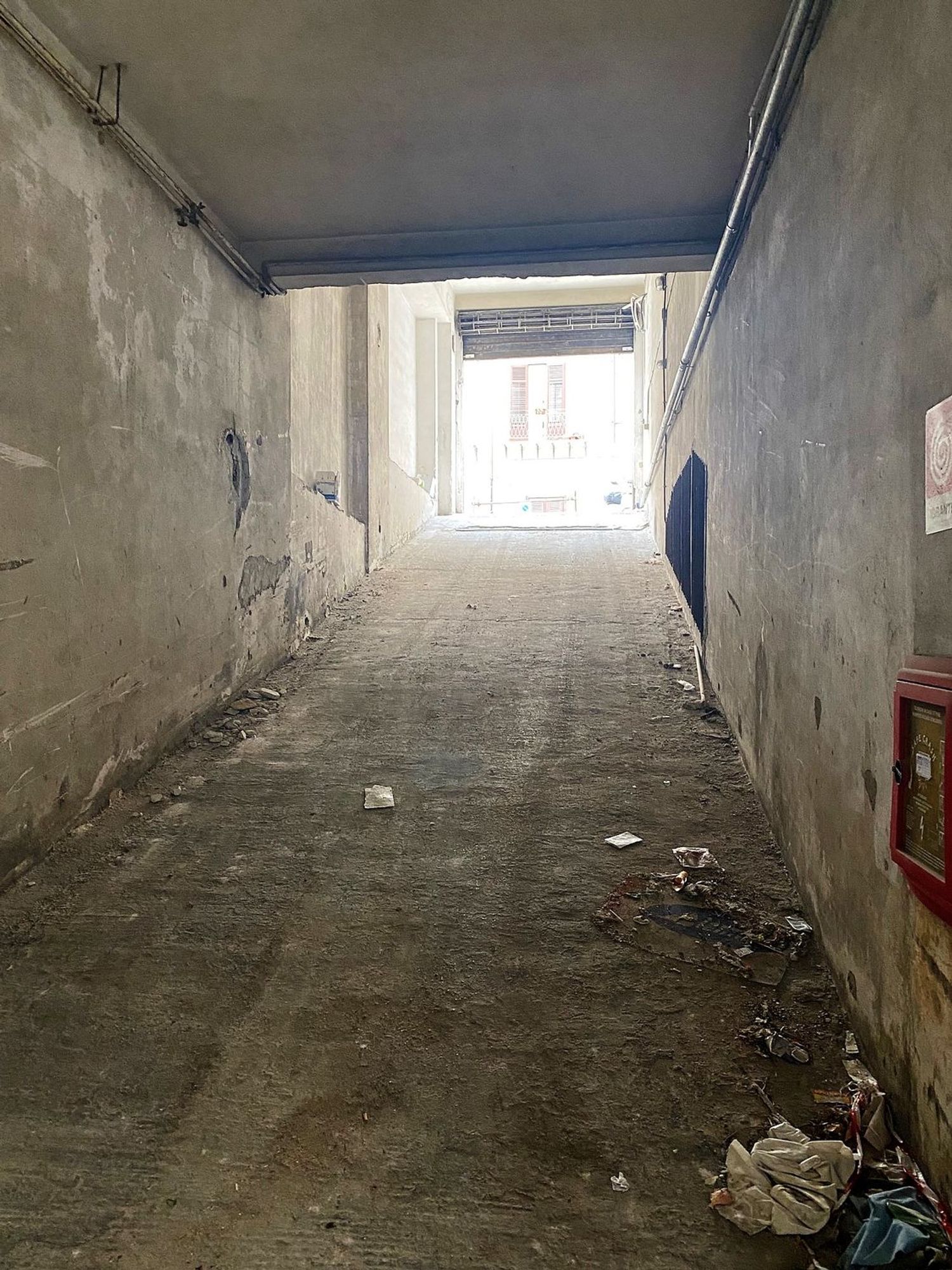 Box/Garage 500mq in vendita in via via ammiraglio gravina 31, Palermo