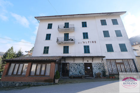 Casa indipendente da ristrutturare in via stefano ramorino 14, Urbe