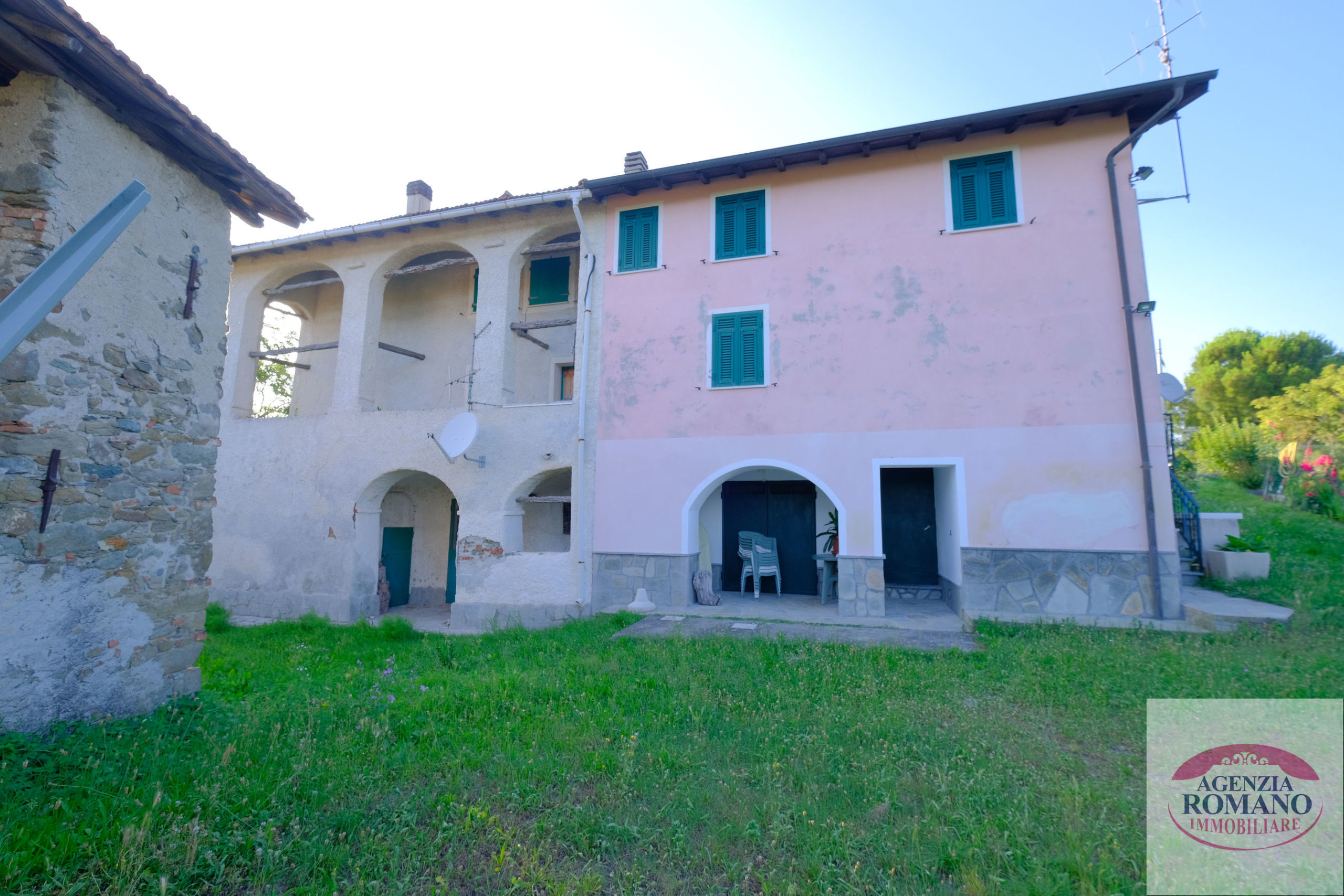 Casa indipendente con giardino a Pareto