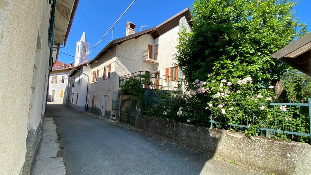 Casa indipendente con giardino in strada veirera di abasse 31, Ponzone