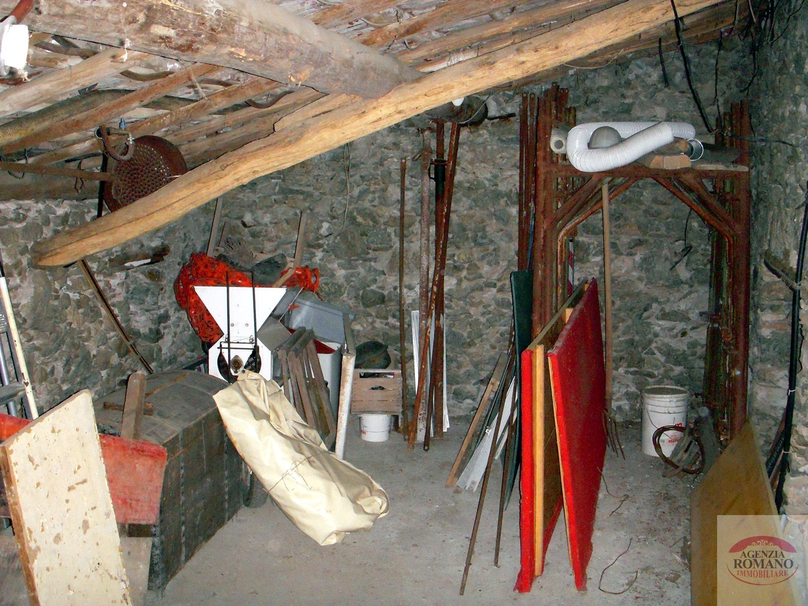 Casa indipendente da ristrutturare in magrania, Albisola Superiore