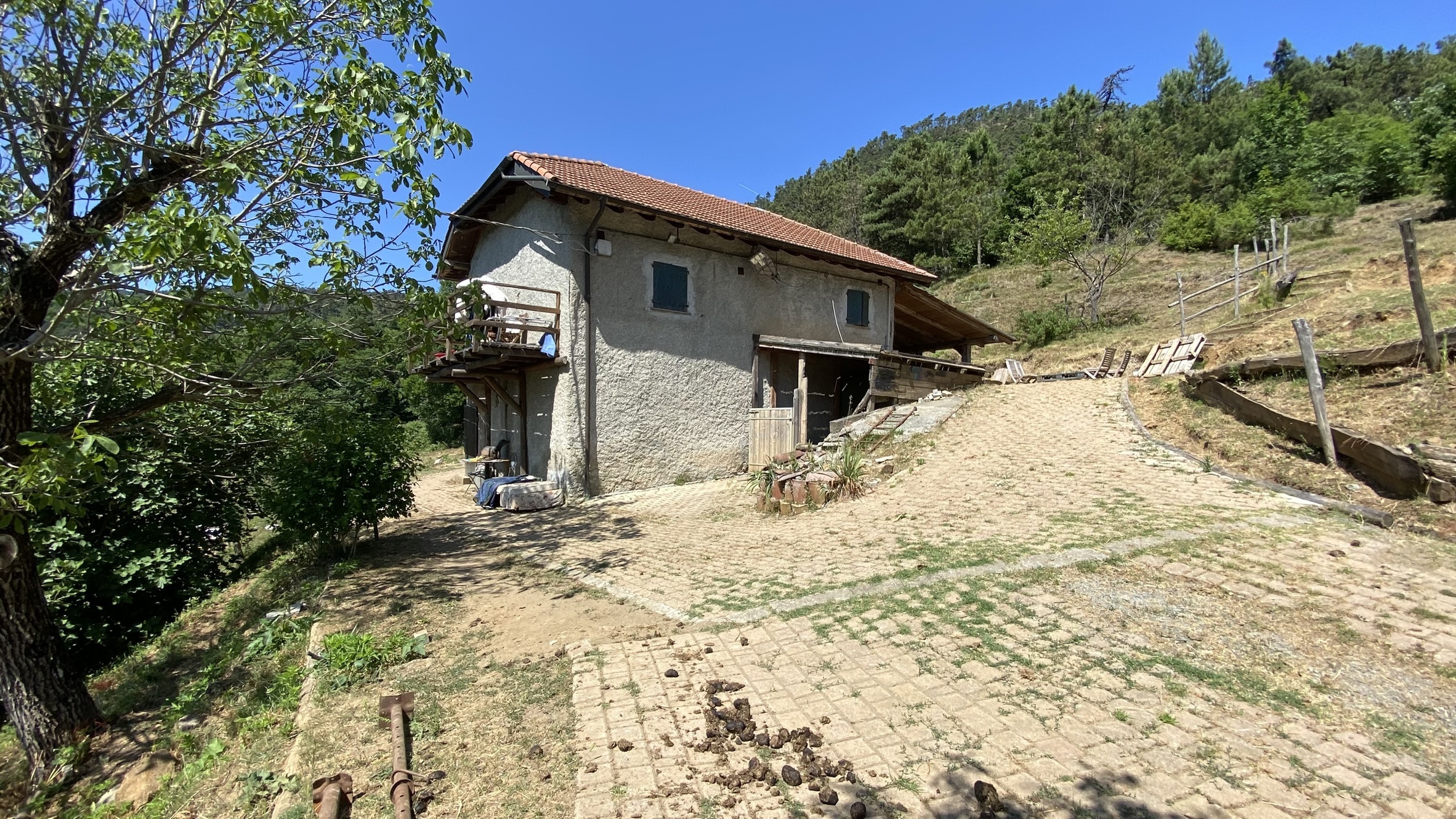 Rustico con giardino in localit bonuzzo 22, Sassello