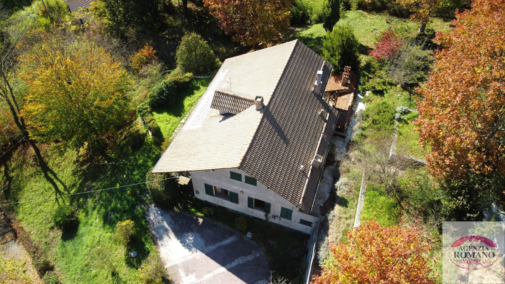 Villa con giardino in via menacciano 1, Pontinvrea