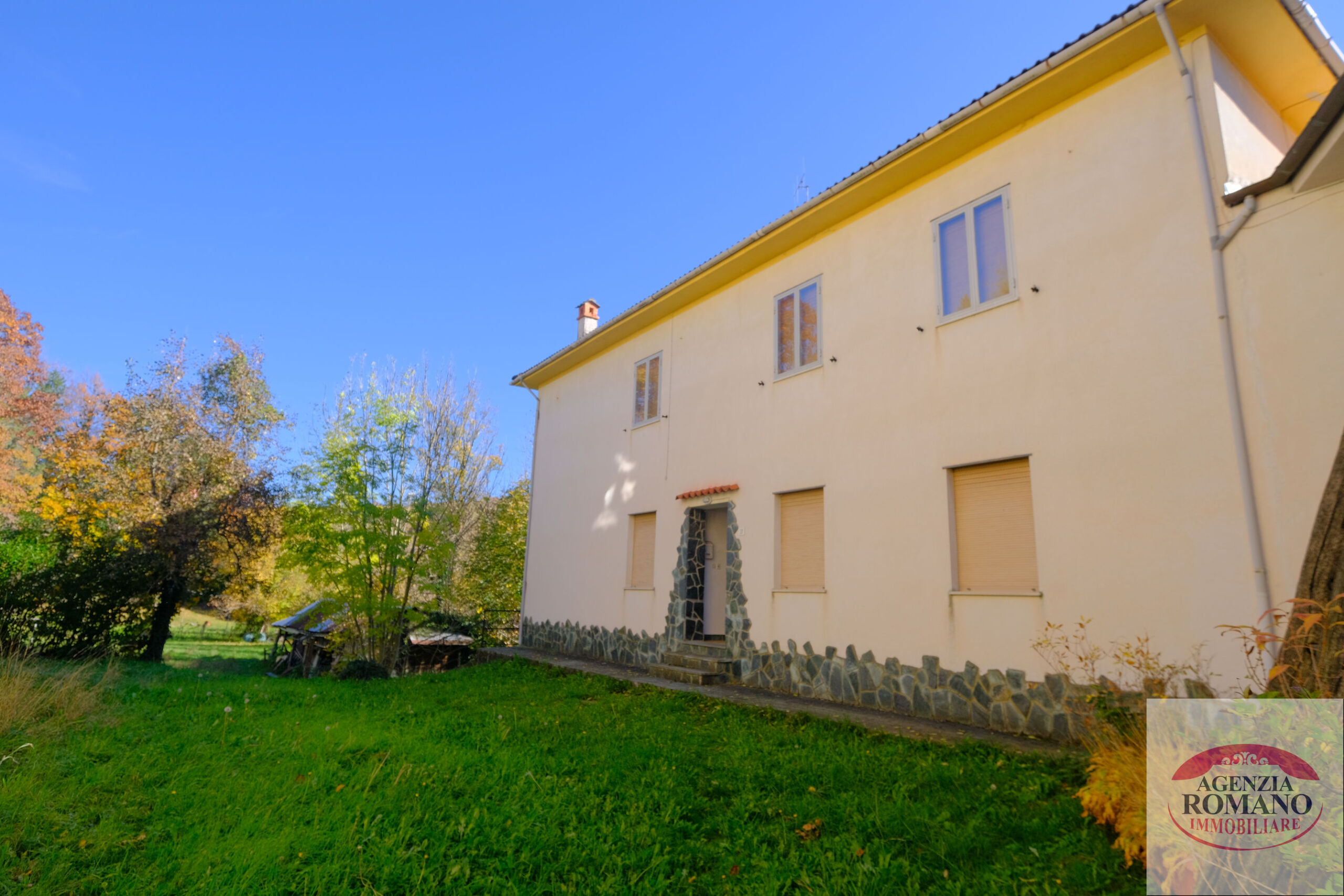Casa indipendente con giardino a Urbe