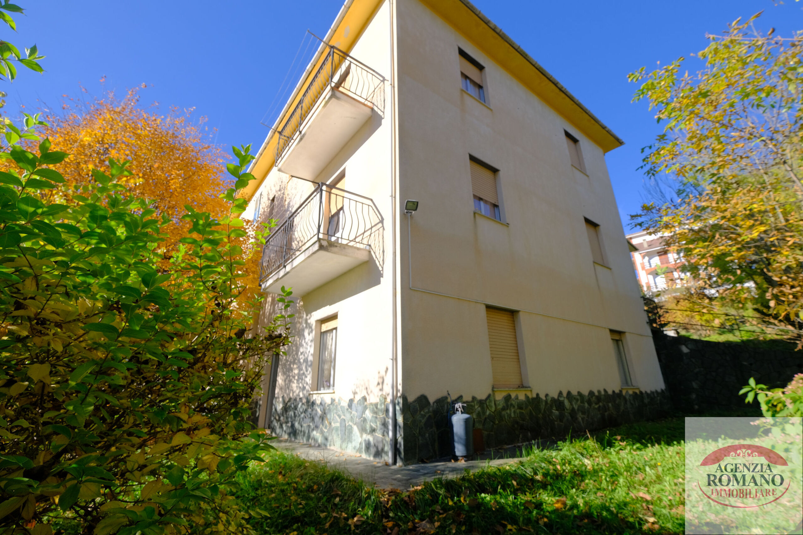 Casa indipendente con giardino a Urbe