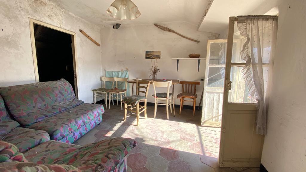 Casa indipendente da ristrutturare a Sassello