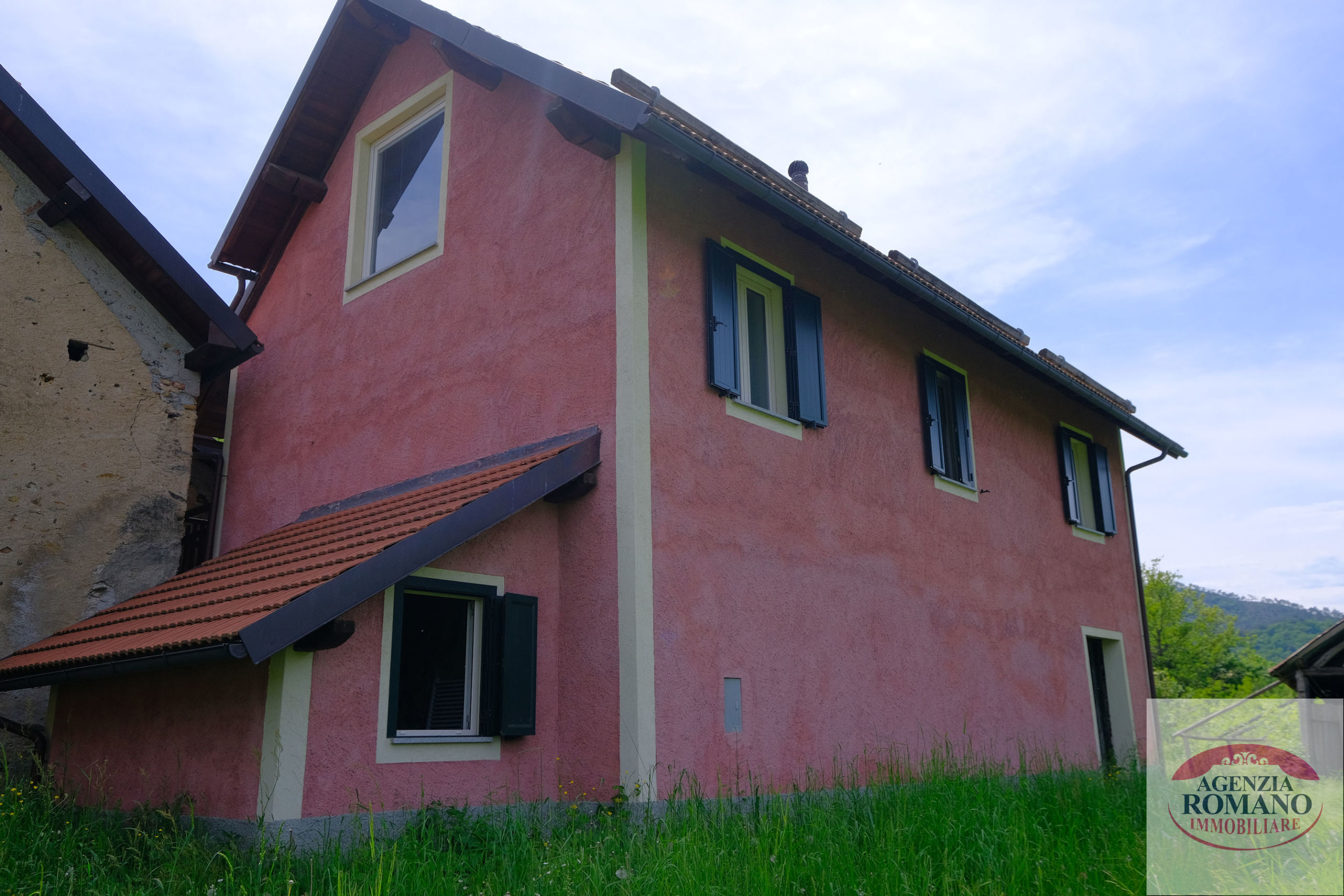 Casa indipendente con giardino in via dei perrando 78, Sassello