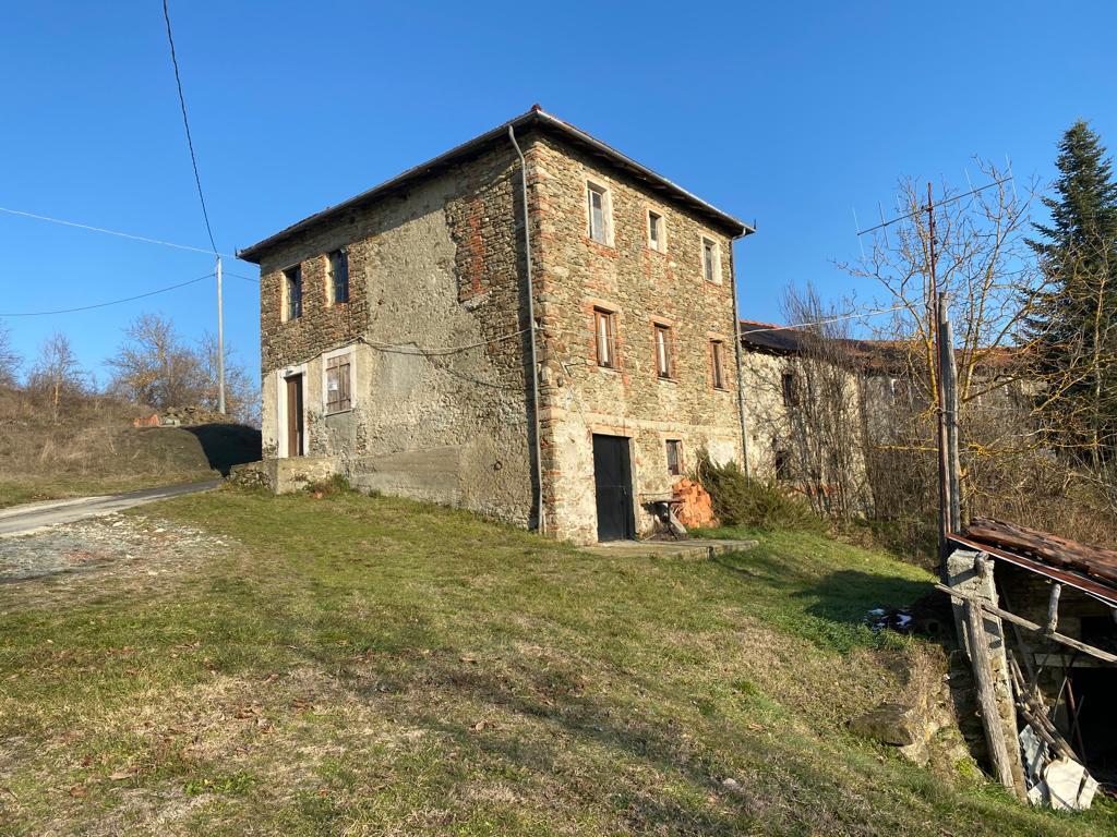 Rustico da ristrutturare in via sbernero 9, Mioglia