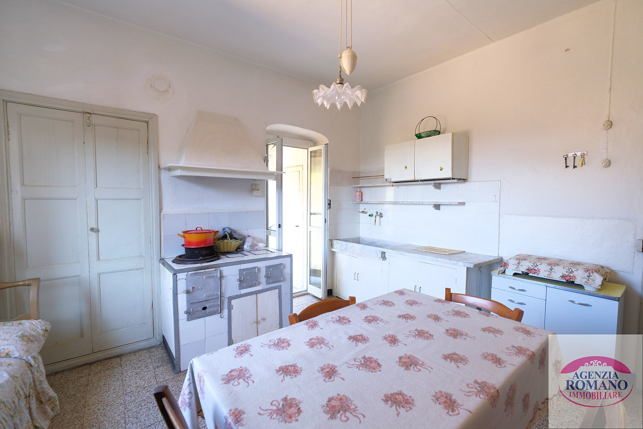 Bilocale da ristrutturare in localit� badani 11, Sassello