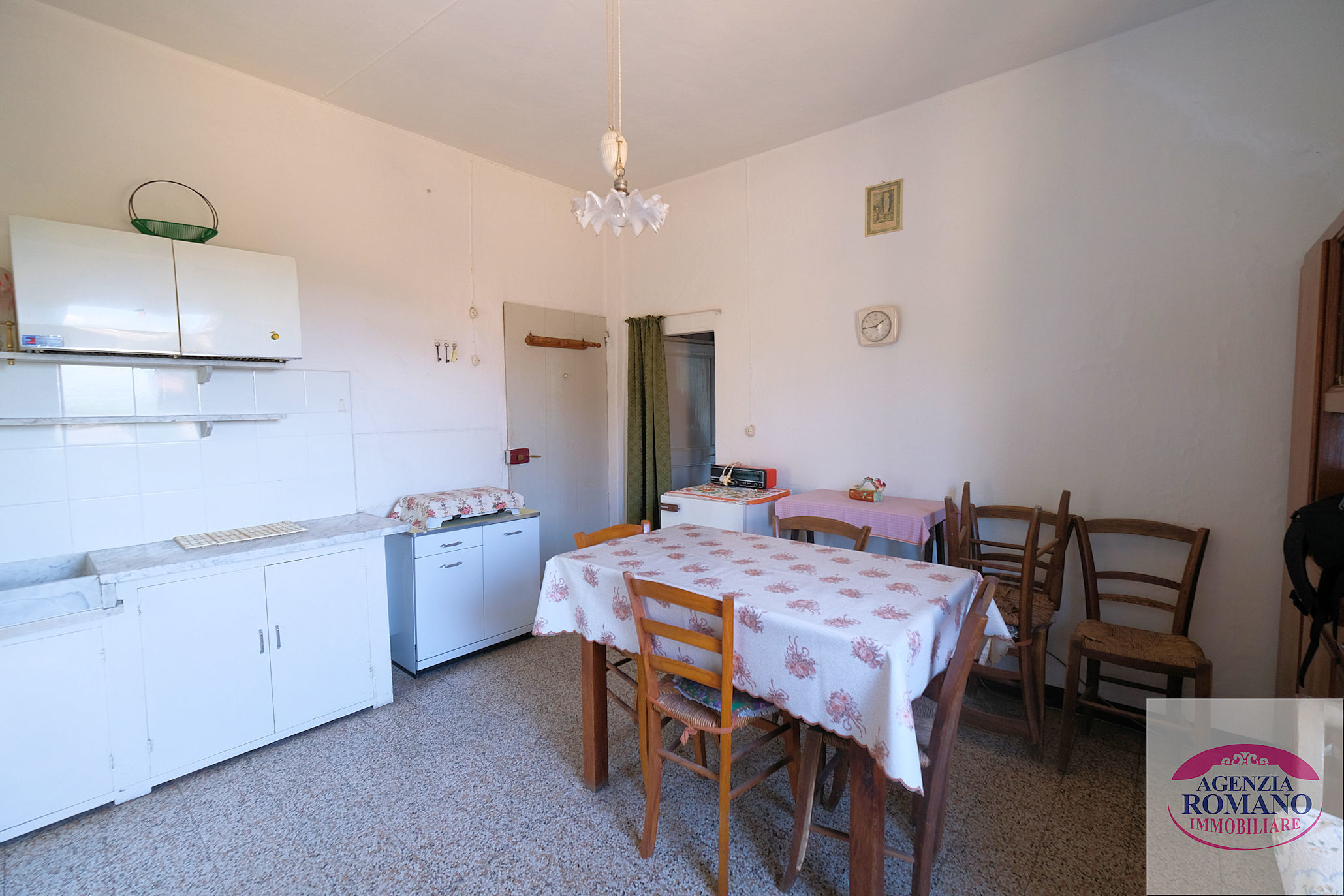 Bilocale da ristrutturare in localit� badani 11, Sassello