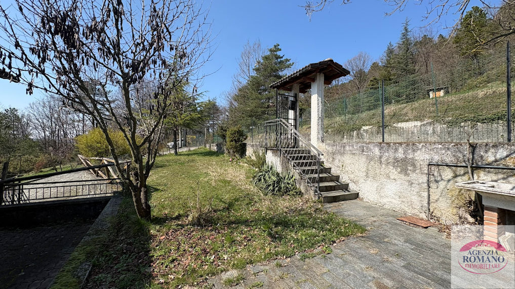 Villa con giardino a Sassello