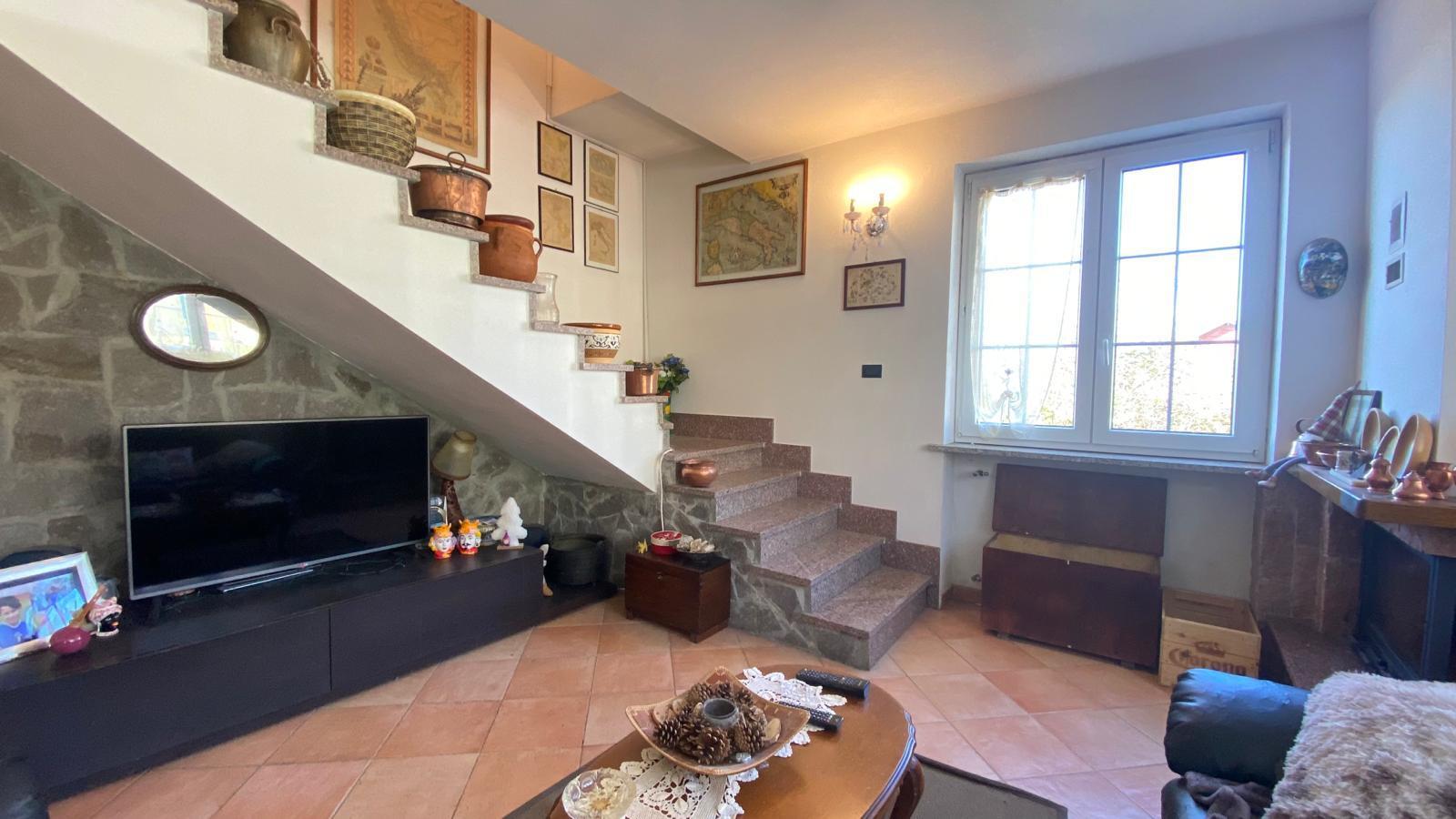 Casa indipendente ristrutturata, Ponzone moretti