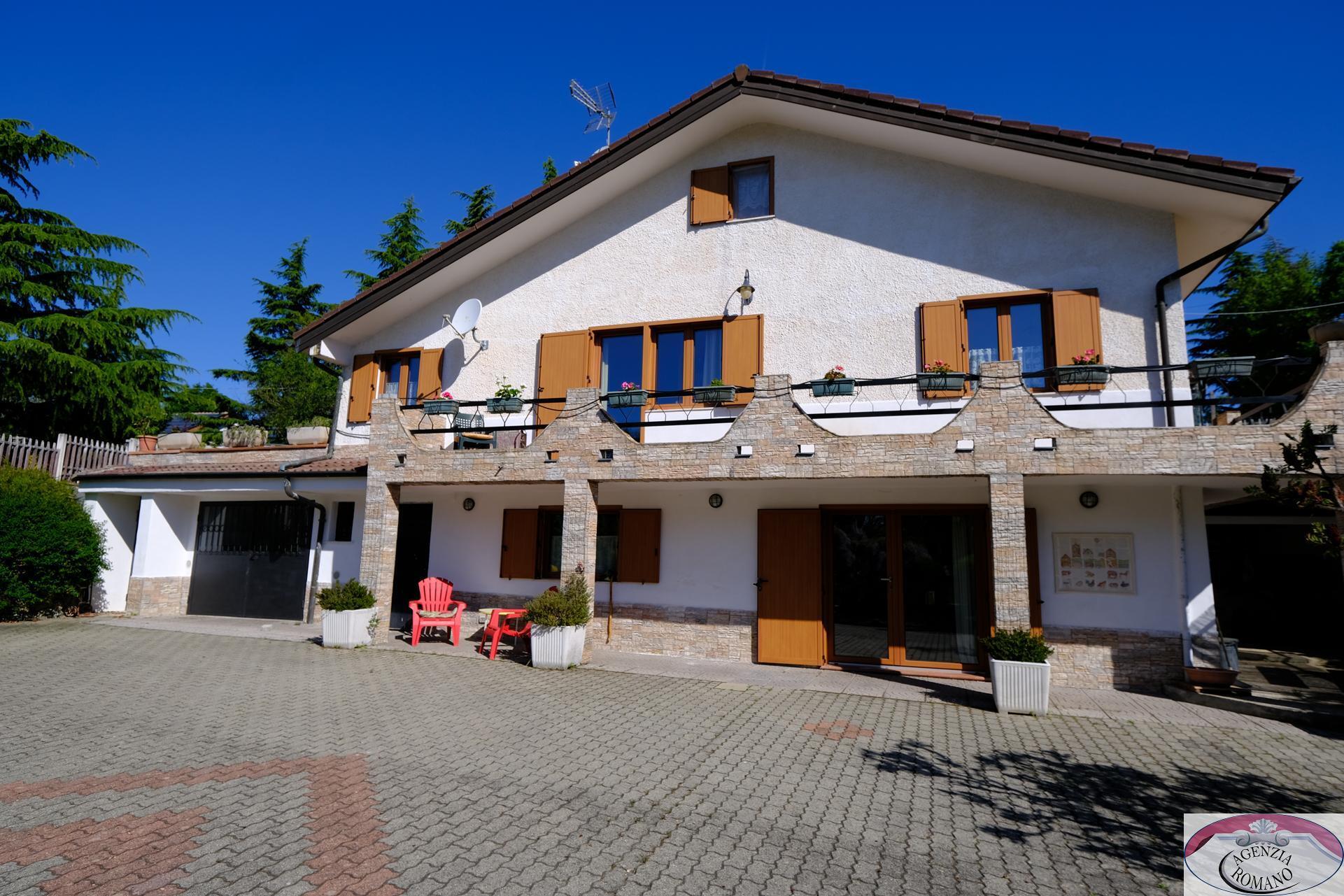 Villa con giardino a Ponzone