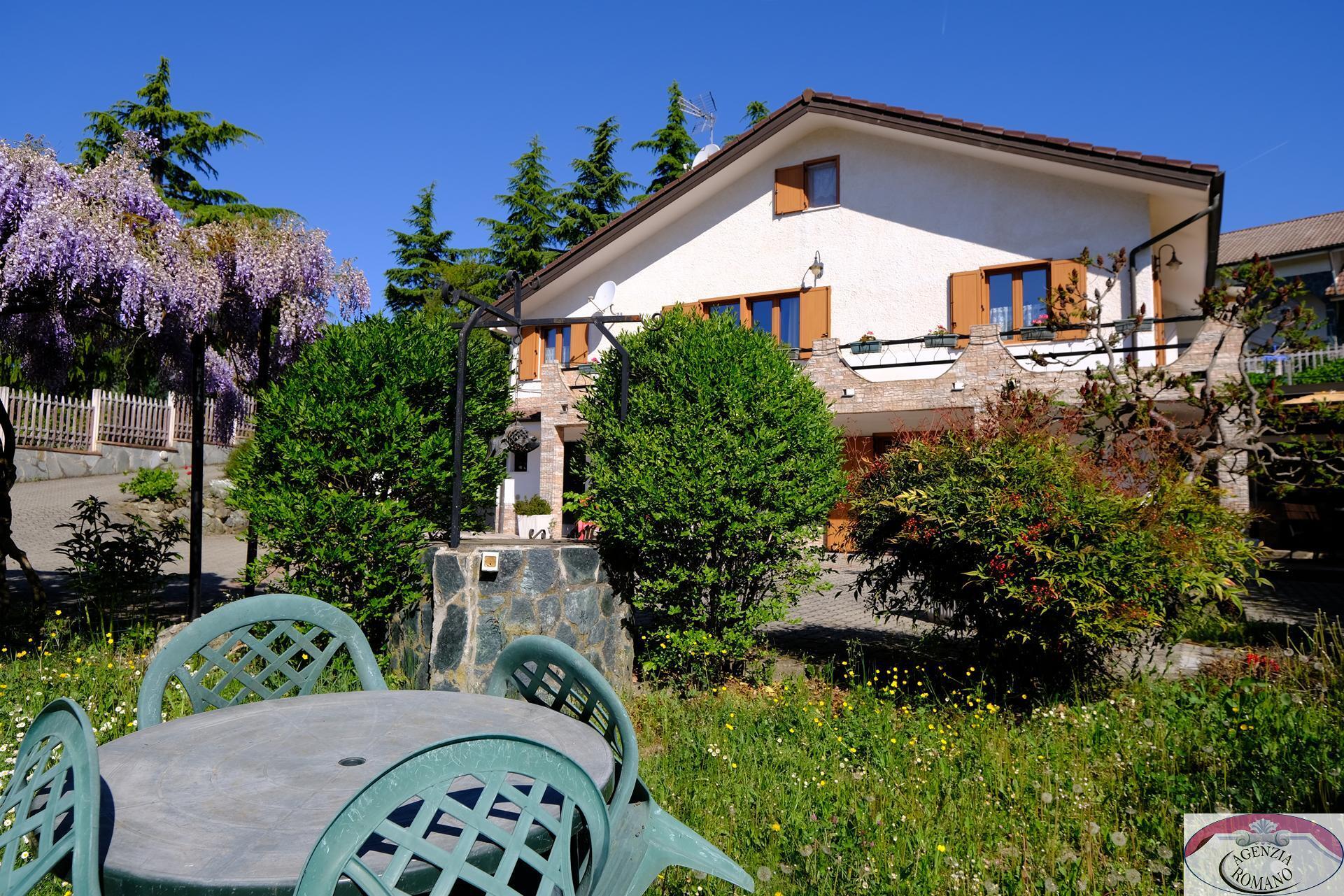 Villa con giardino a Ponzone