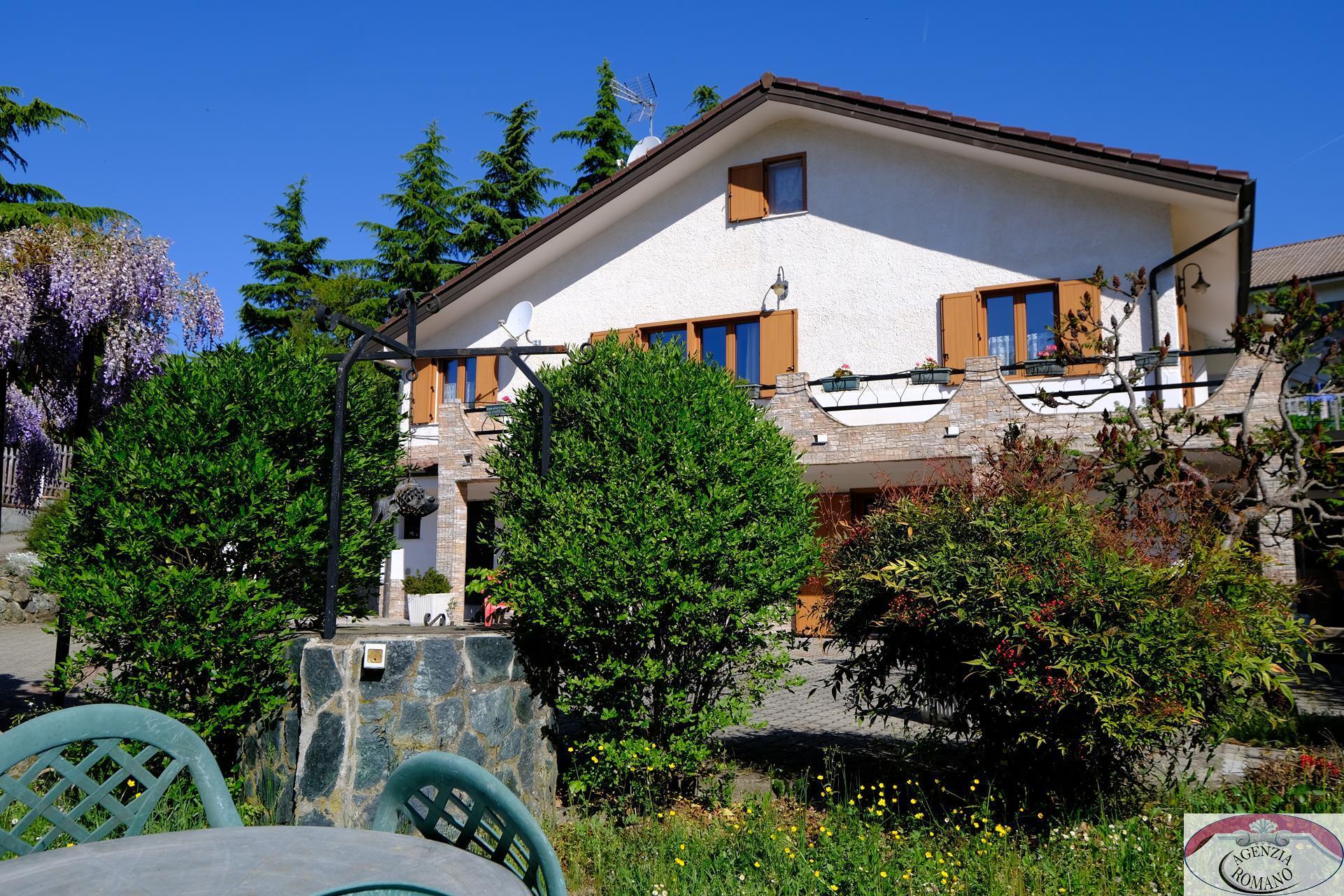 Villa con giardino a Ponzone