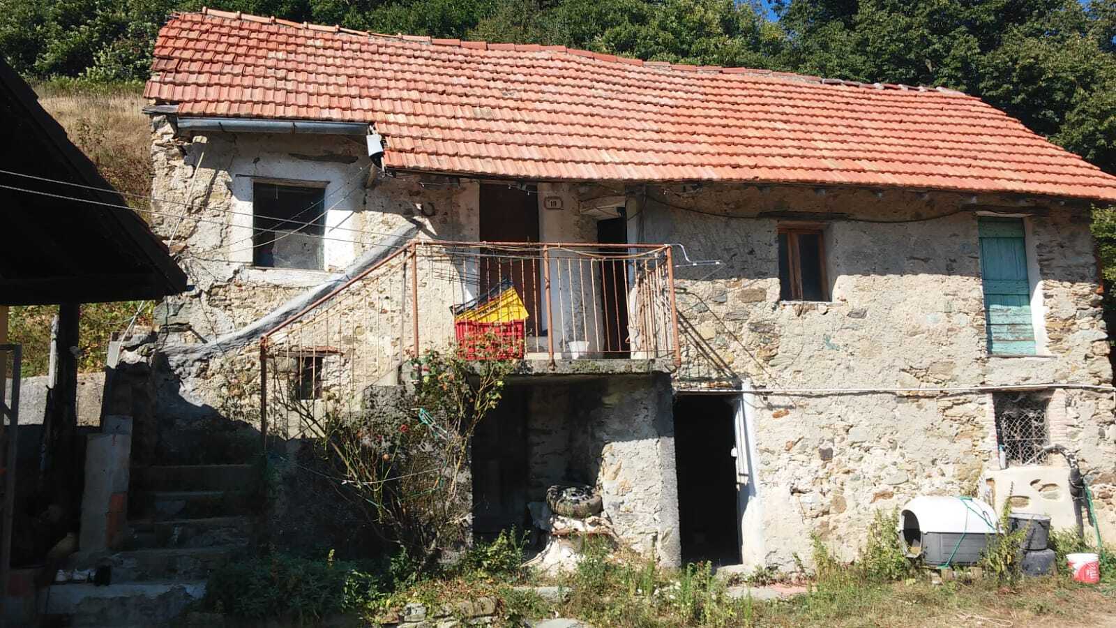 Casa indipendente con giardino a Pontinvrea