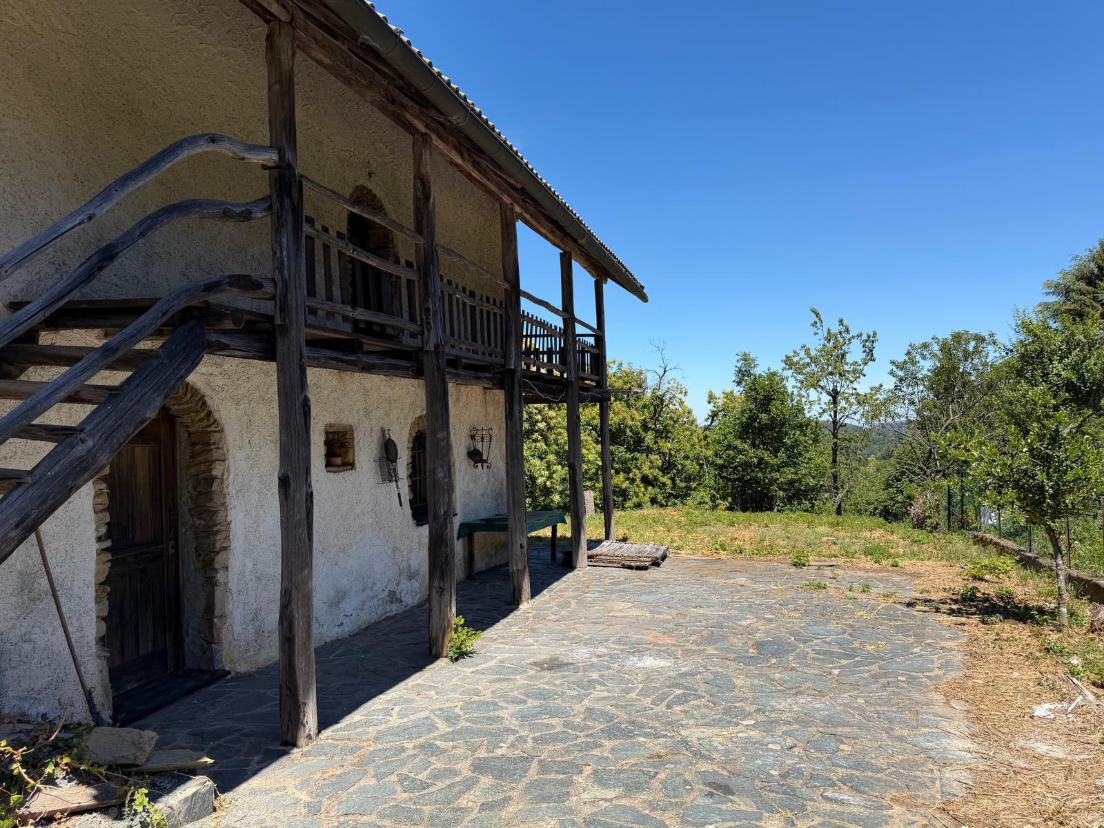 Rustico con giardino in localit� la carta 11, Sassello