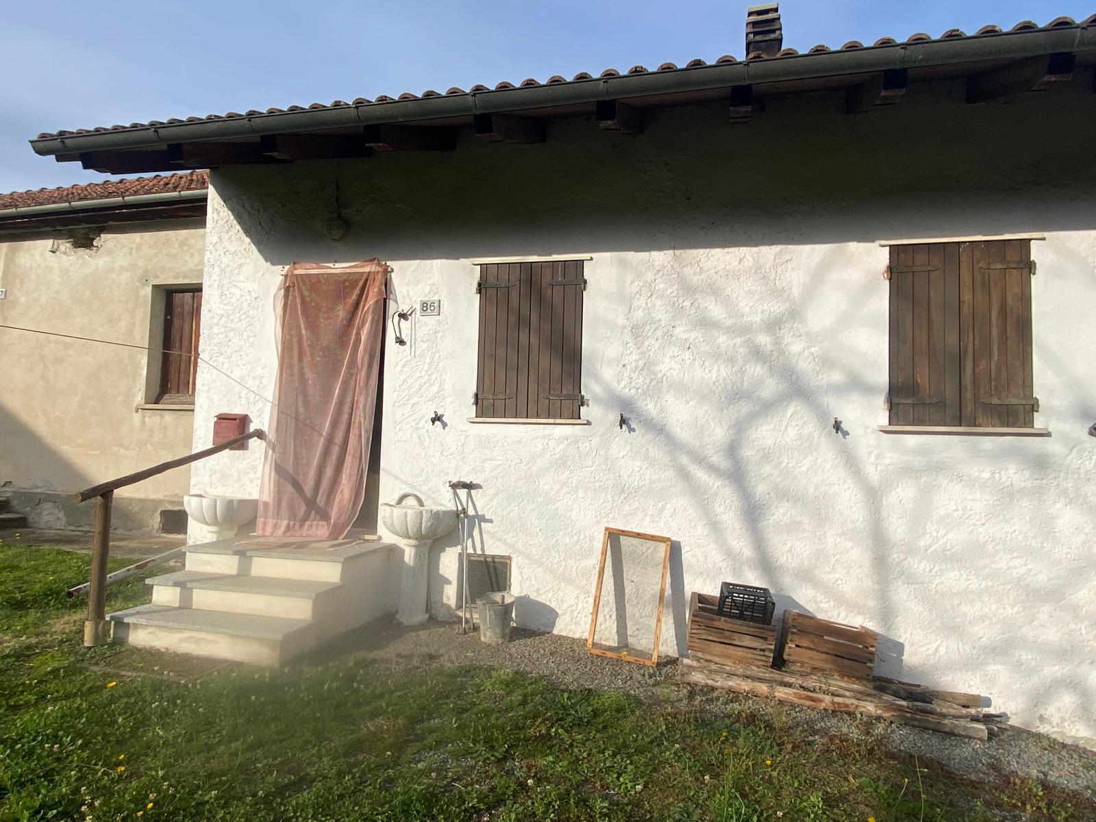 Casa indipendente da ristrutturare in strada galli 88, Ponzone