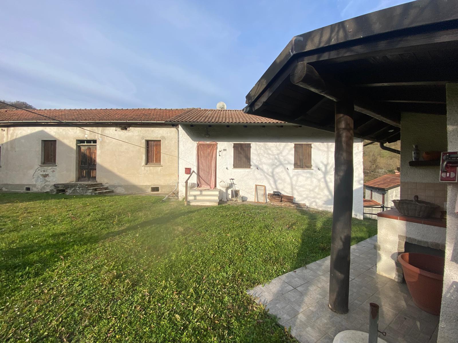 Casa indipendente da ristrutturare in strada galli 88, Ponzone