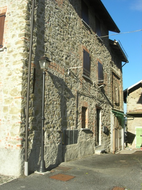 Casa indipendente in vendita a Mioglia