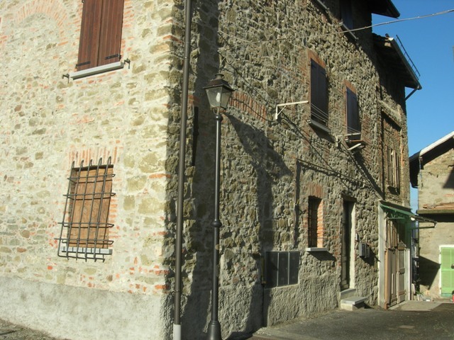 Casa indipendente in vendita a Mioglia