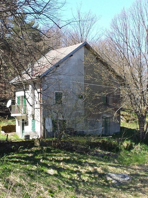 Casa indipendente da ristrutturare, Sassello piampaludo