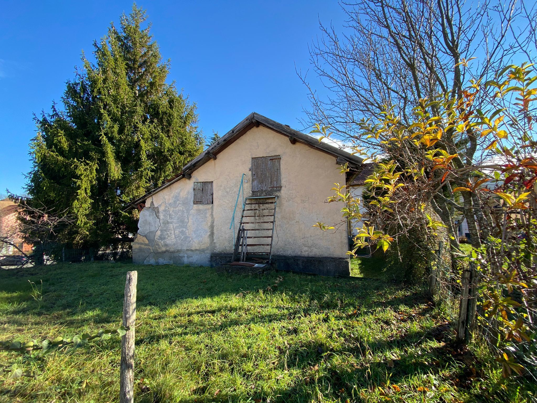 Rustico da ristrutturare, Sassello palo