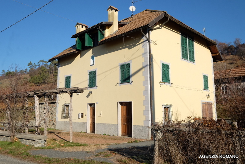 Rustico con giardino a Sassello