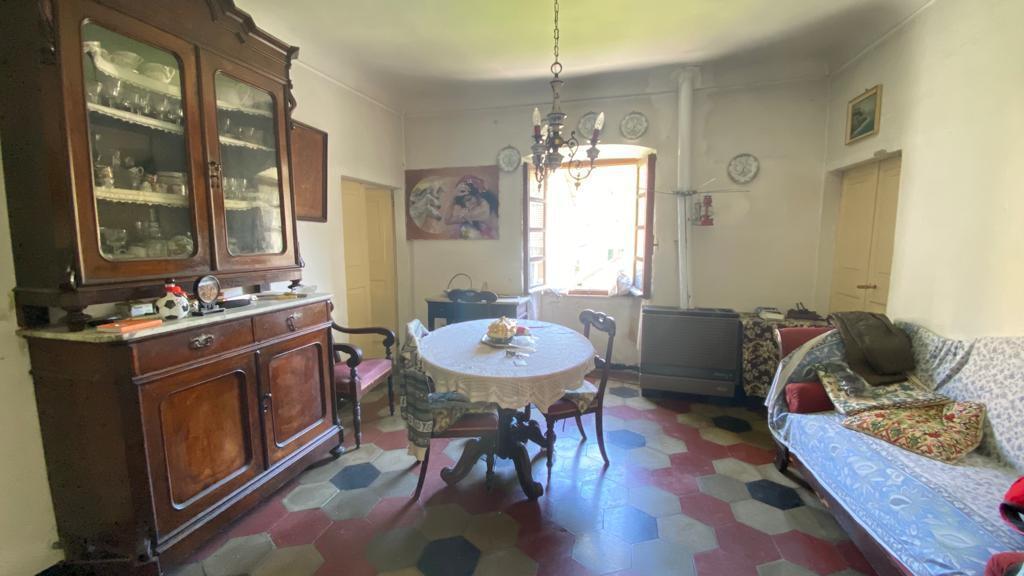 Appartamento con giardino in via san zunino 6, Urbe
