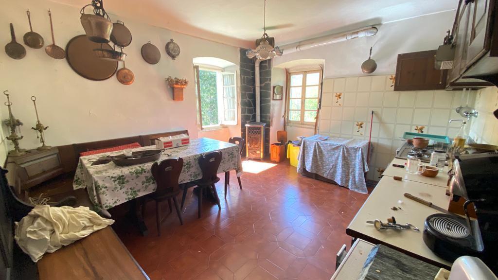 Appartamento con giardino in via san zunino 6, Urbe