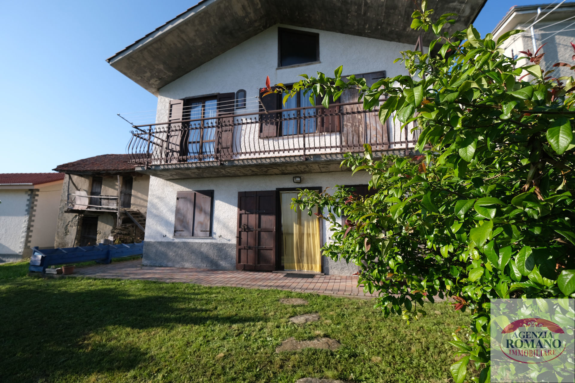 Villa con giardino a Dego