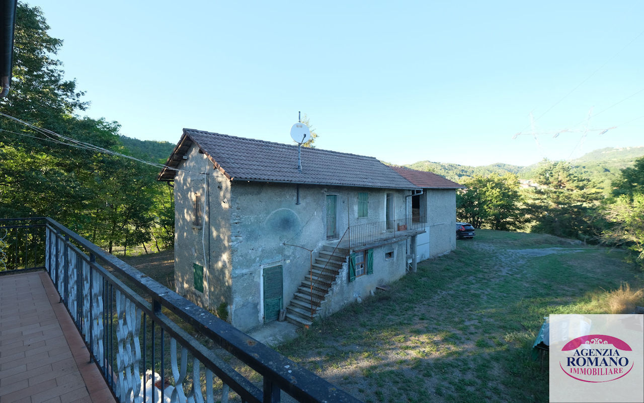 Casa indipendente con giardino a Cartosio