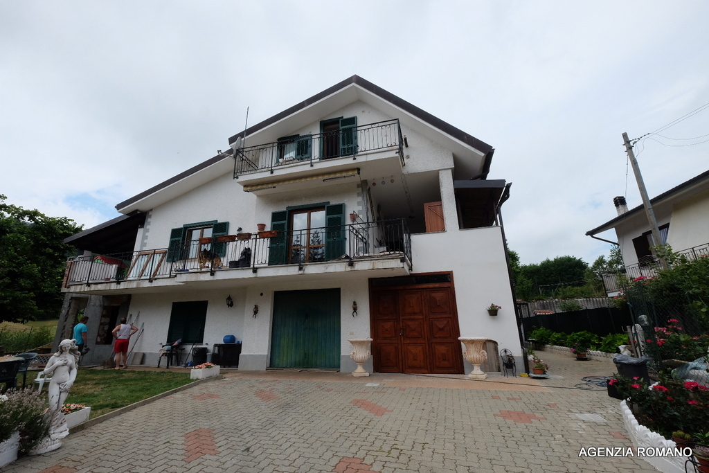 Casa indipendente con giardino a Pontinvrea